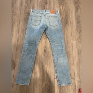 Women’s Levi straight leg jeans.